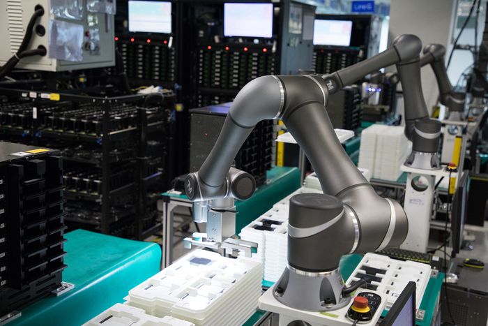 LG Motion showcases cobot system at Design Engineering Expo 2022